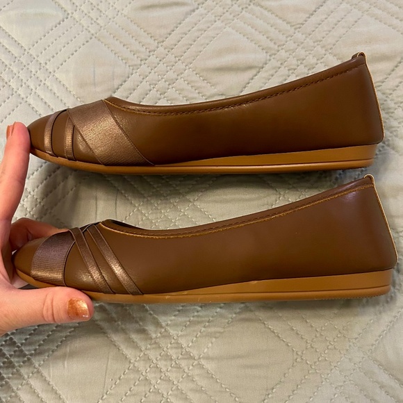HARBORSIDES Dark Brown Flats, NEVER WORN, Size 7 Women’s (Fits like size 6.5) - Picture 2 of 4